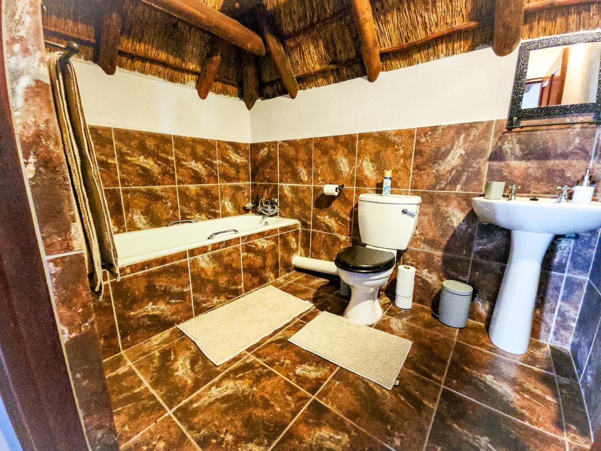 Zizi In Bela-bela Villa *